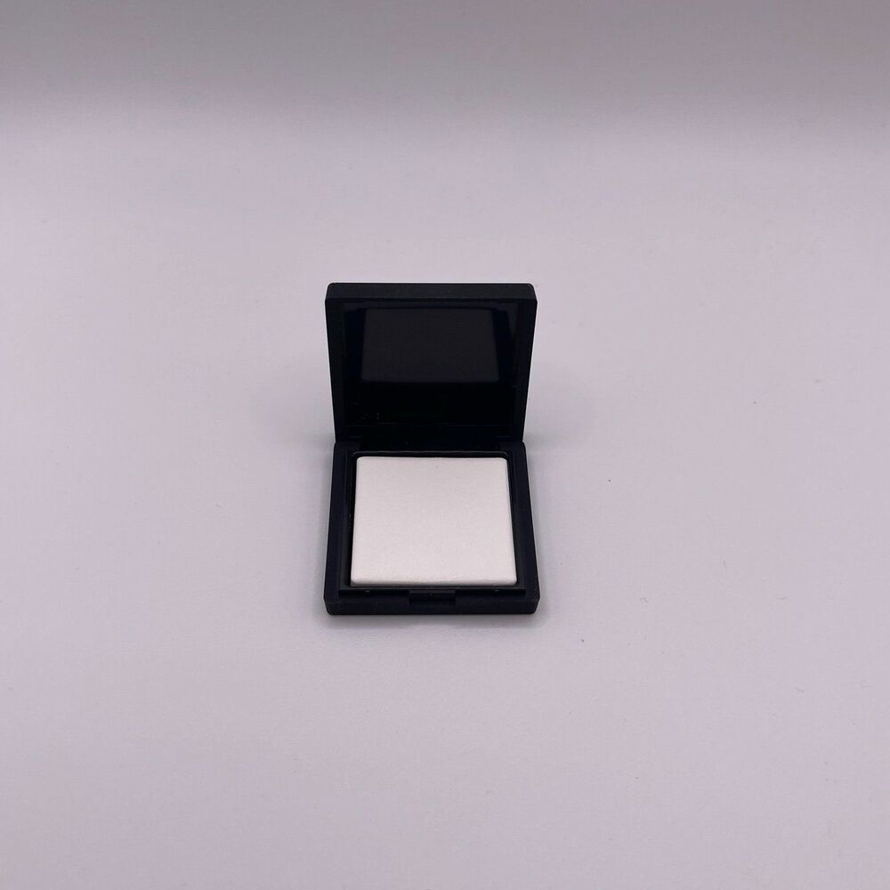 NARS Mini Light Reflecting Pressed Setting Powder - Picture 2 of 5